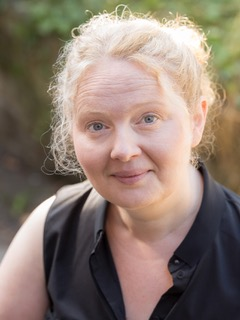 Catherine Harvey - Poetry and Performance - Festive Verse (8 Dec)